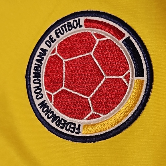 Soccer Fan Columbia Jersey - Picture 10 of 15